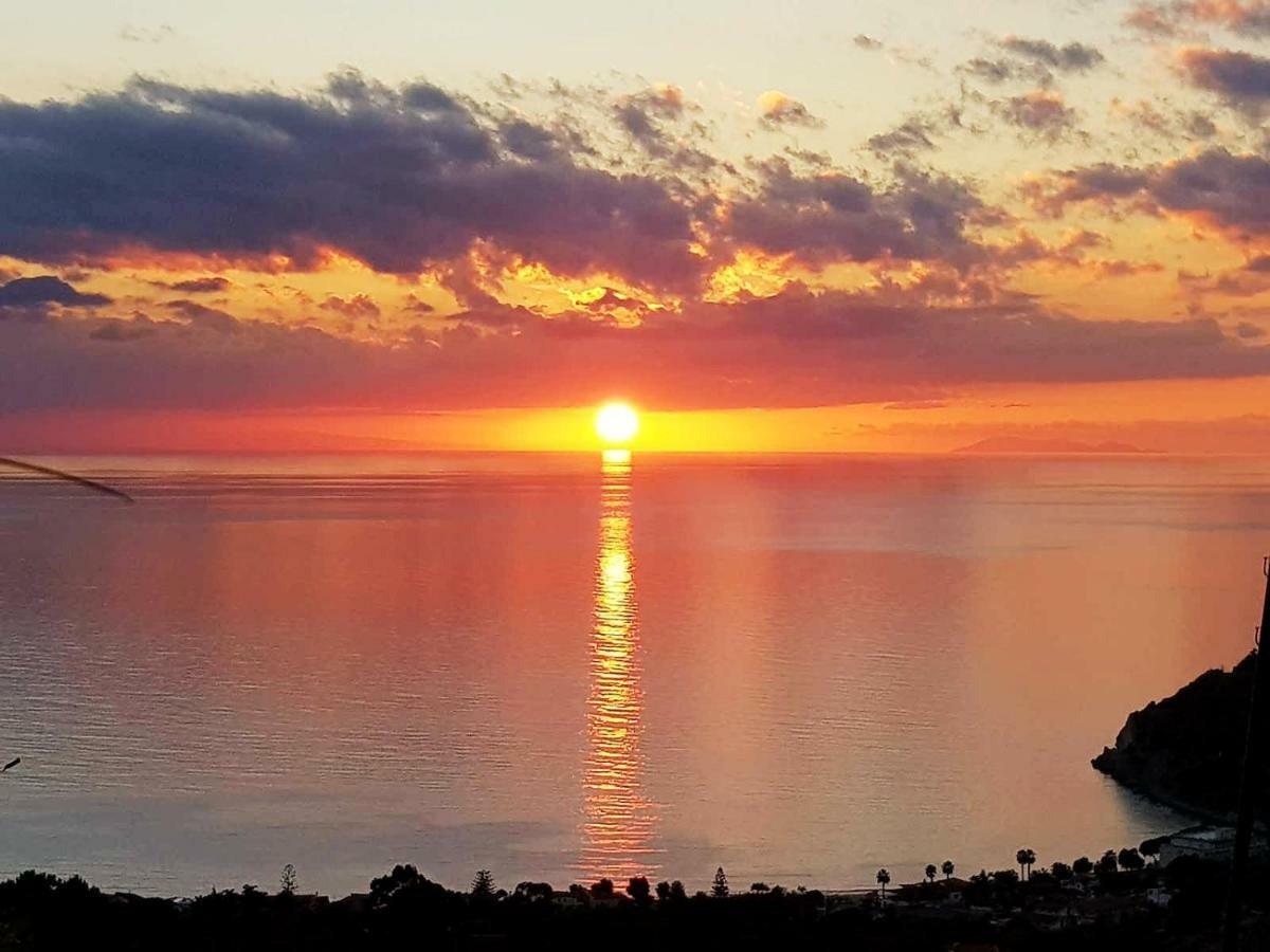 Naturamare Apartments - Piscina Idromassaggio Con Vista Mare Aperta Fino Alle Ore 22-00 Capo Vaticano Extérieur photo